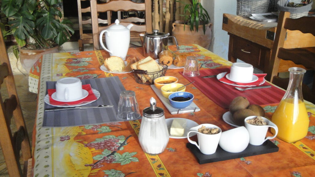 Petit-déjeuner à la véranda